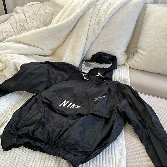 Nike - Picture 8 of 10